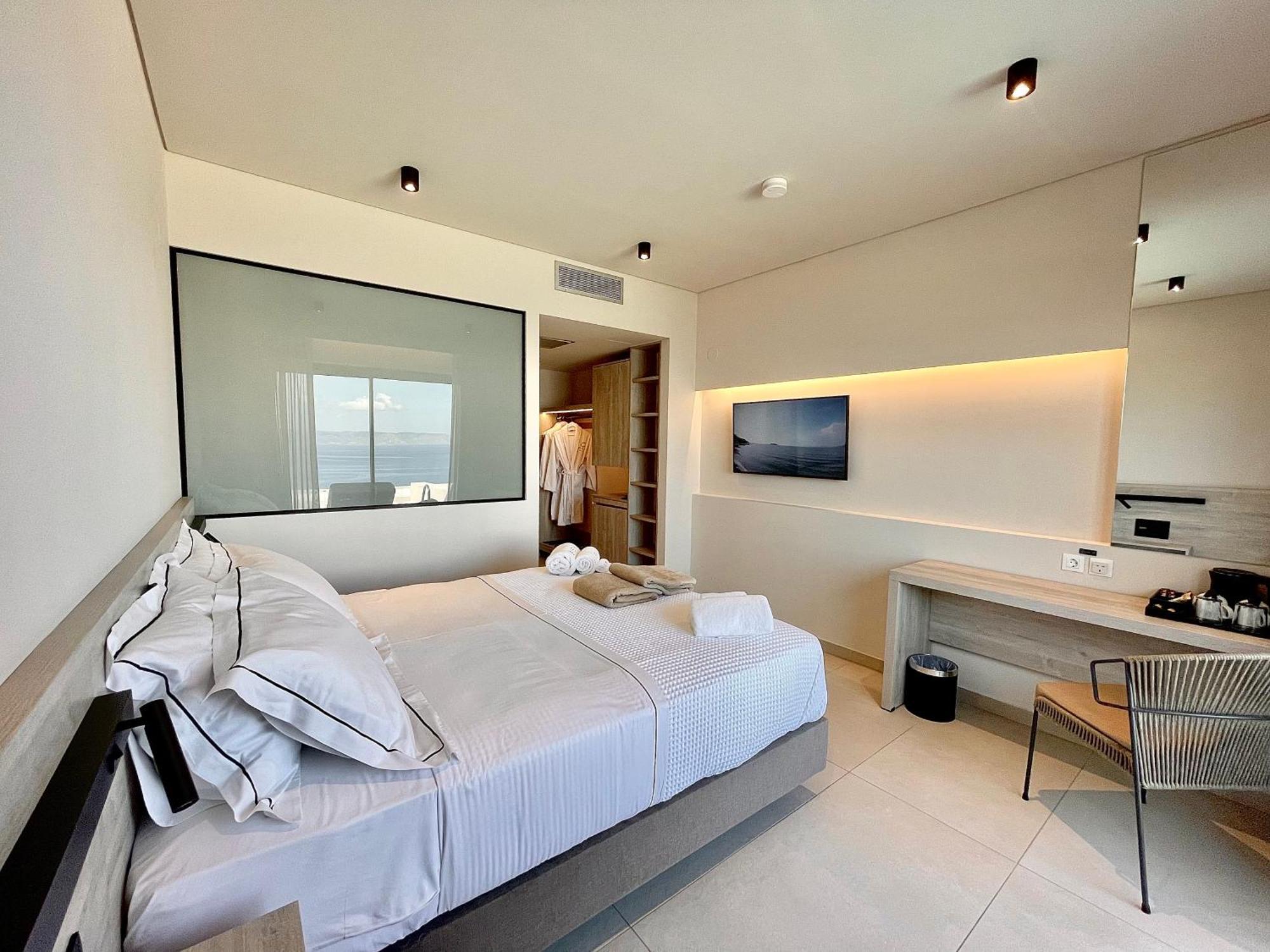 Eleia Seafront Rooms & Villas Petra  Exterior photo