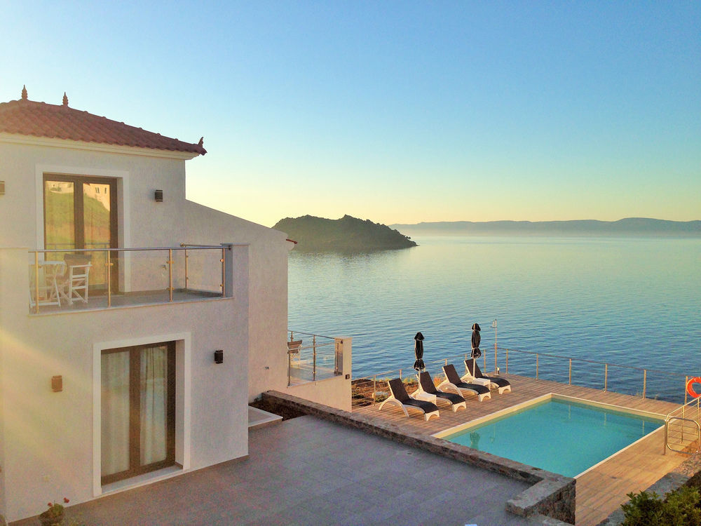 Eleia Seafront Rooms & Villas Petra  Exterior photo