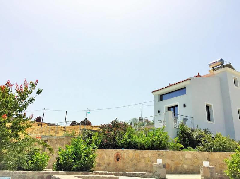 Eleia Seafront Rooms & Villas Petra  Exterior photo