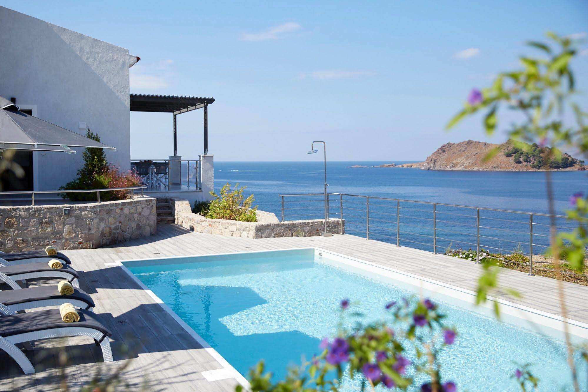 Eleia Seafront Rooms & Villas Petra  Exterior photo